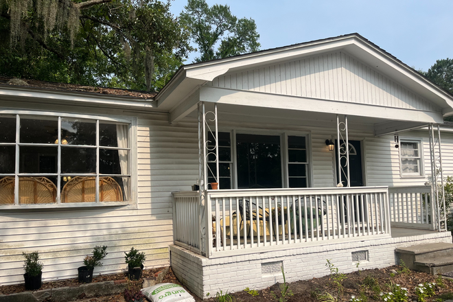 Front patio - Sunny House in West Ashley