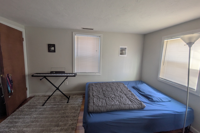 Bedroom - 1 Bedroom/1 personal Bathroom available on Third Street, Cambridge Apartments