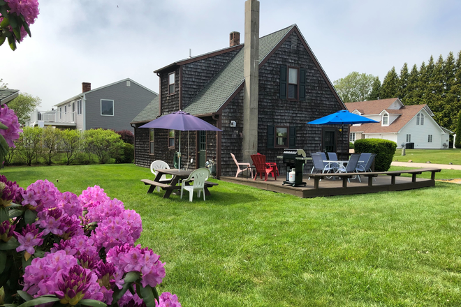 Nice big side yard and deck with gas grill and patio set - EASTWARD LOOK, Narragansett-NOW TAKING APPLICATIONS FOR 2026-2027 ACADEMIC YR. House
