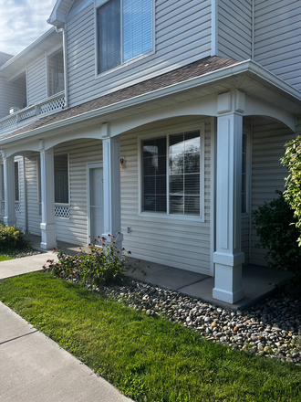 Front of condo - Room mate wanted-Condo close to campus