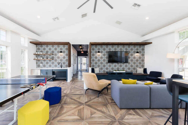 COMMON ROOM - Northgate Lakes Apartments