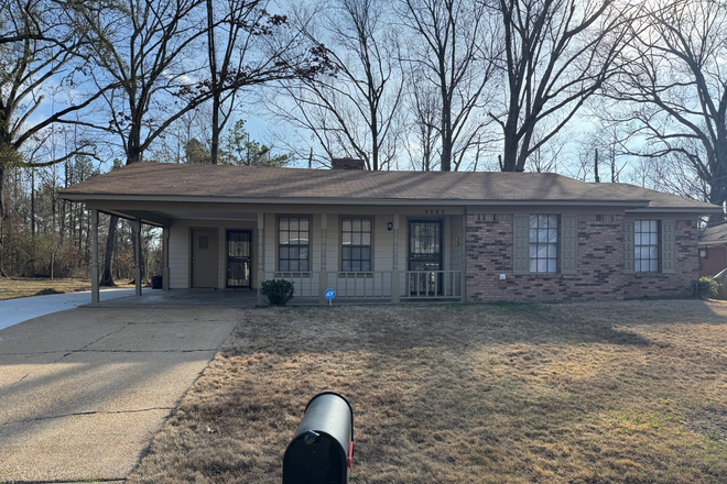Outside street view - Detached home in Clinton Ms.