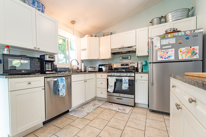 Kitchen - Available for a group of 5! Cute 5 Bedroom Home!