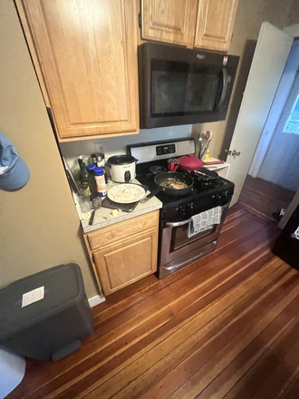 Part of kitchen (oven, stove, microwave, and more counter space) - Summer sublet Duplex