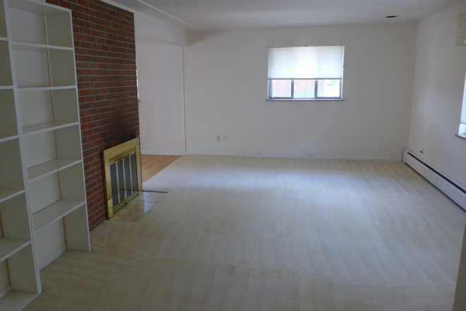 2 - AVAILABLE 6/5: 3325 Dover Dr House