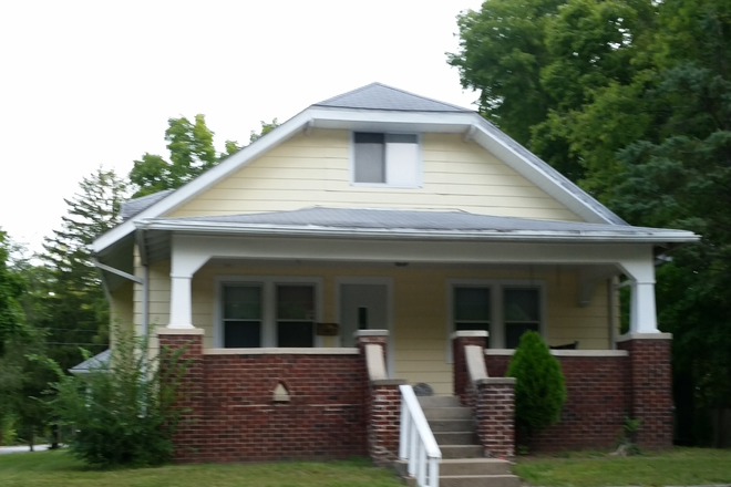 Outside Street View - 102 E Stadium Ave