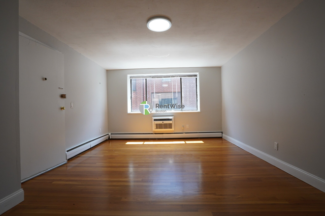 1 - SEPT 2025-Gorgeous 2 bed on Babcock/Comm, H/HW inc. NO FEE & 1 Free Month!