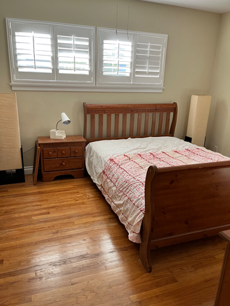 Queen size bed, desk & chair can't be be seen in this picture. - Lg Bedroom w/ Private Bath, utilities included + parking, nice area. Share this house with owner.