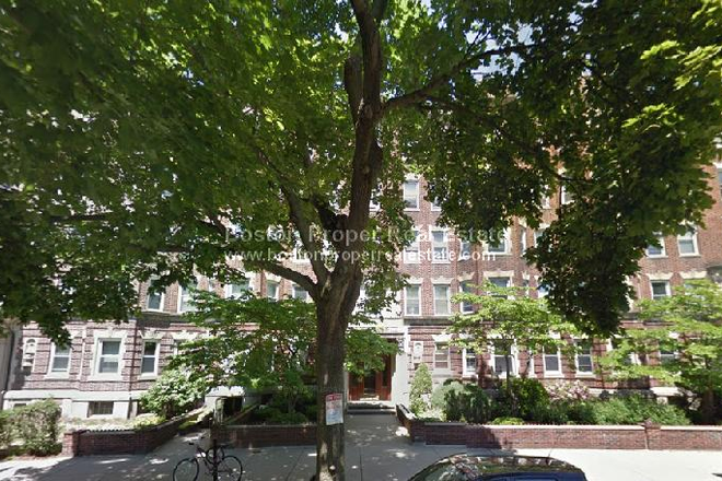 A - NO FEE AND 1 FREE MONTHS RENT