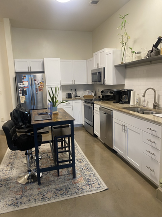 Kitchen - Station Nine 1B/1B Short-Term Sublet Apartments