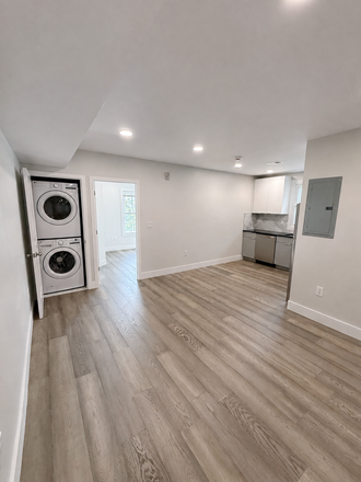Living room - Brand New, 2B/2B, 5 mins to campus Apartments