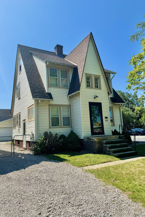 Exterior - Furnished 3 Bed-Fenced Backyard-Minutes to Campus House