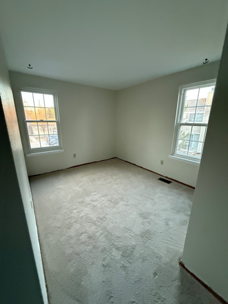 1st BR - Broomfield!  Looking for  two males to rent additional rooms. Beautifully renovated, trails nearby. Condo