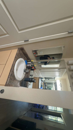 Sink - The Suites Apartment South-Campus