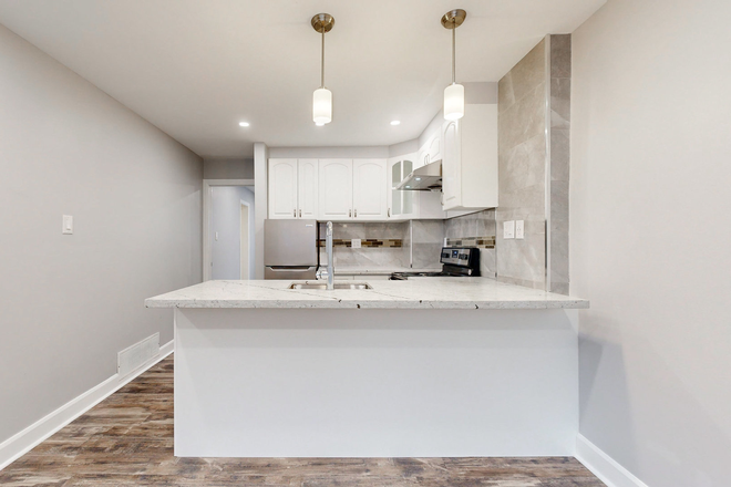 Kitchen - Newly Renovated 1-bedroom unit in Morningside area - all utilities incl.