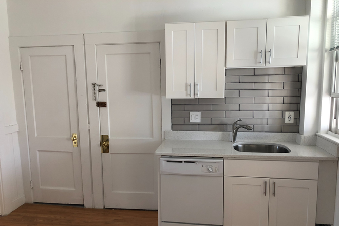 Call NOW for showings! 617-236-8550 - PORTSMOUTH ST - *NO FEE* LUXE RENOVATED TOP FLR 2BR FOR *9/1/2026* W/ 1.5 BATH, EIK, DW, W/D IN UNIT Apartments
