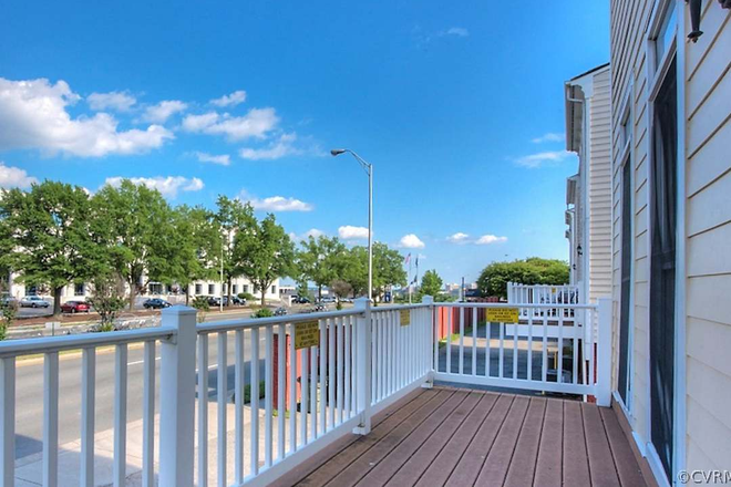 Balcony - Lease start from July 15, 4 bed 2.5 bath spacious house!