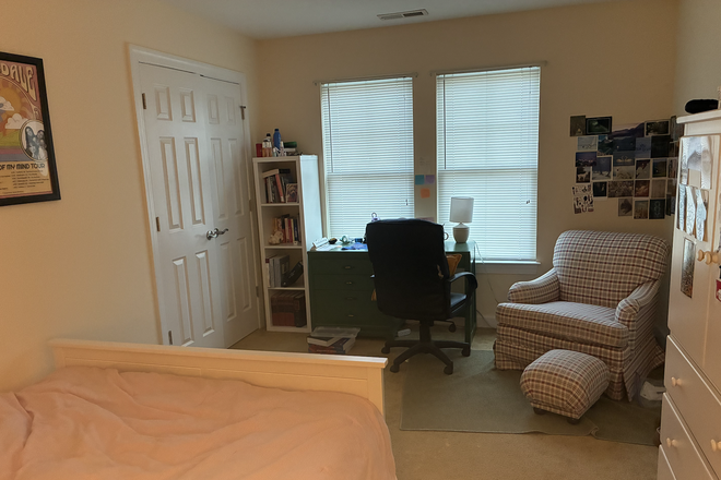 Room available - Room Available – 3BR Townhouse in New Town