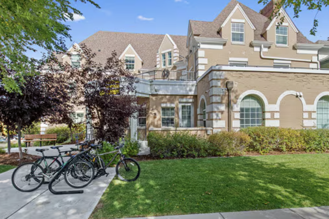 Outside View - Room for Rent in The Mansion (across from campus)