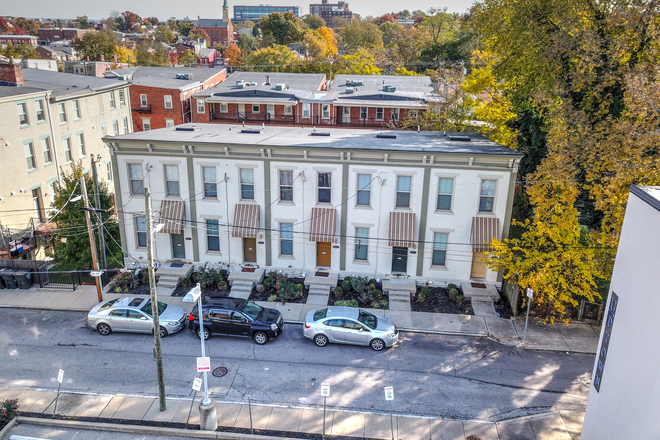 2718-2726 Van Exterior - 2718-2726 Van Street Townhome