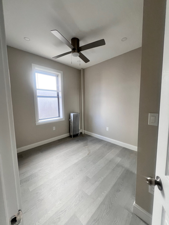 . - Renovated 1 Split (2 Bedroom) on Burbank St Avail 9/1