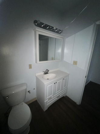 Photo - 4 bdrm house apartment - On Campus - Ashbury Ave near CWRU - Rooms for Rent