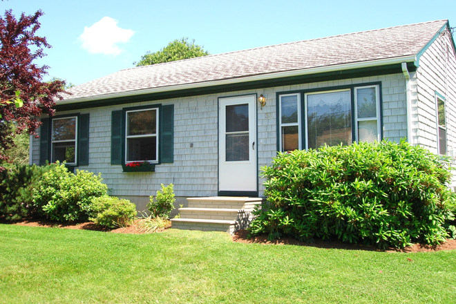 Exterior - 33 Durkin Drive - Scarborough Beach House