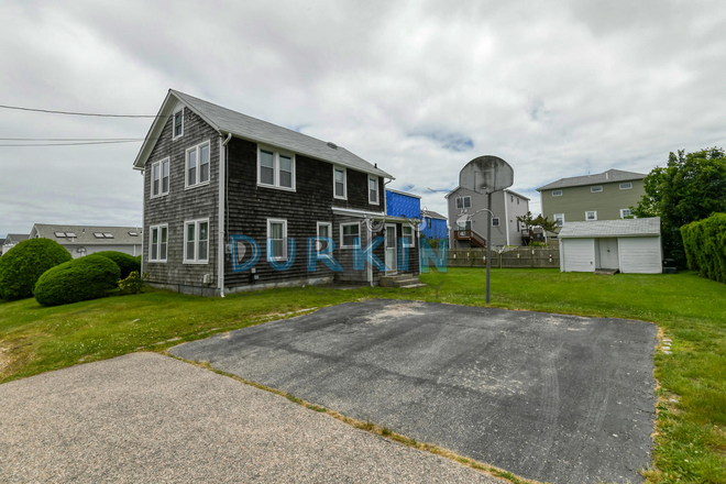 Back - 25 Hills Parkway Narragansett, RI 02882 House