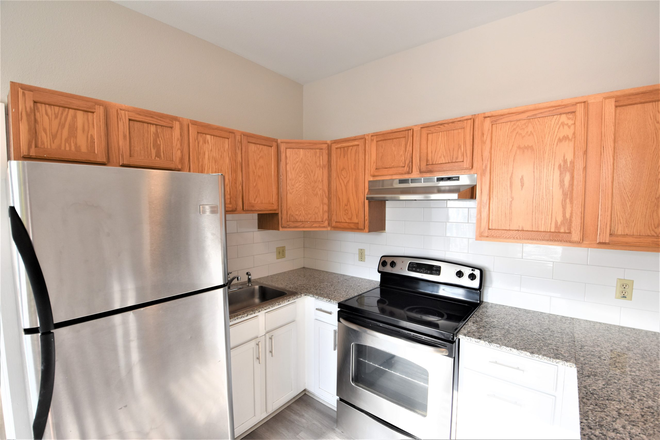 Kitchen - 1044 Pleasant Street Townhome