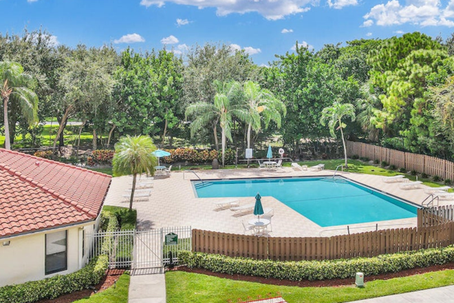 Outdoor View - Room for SUMMER - starting MAY in Windwood Condo