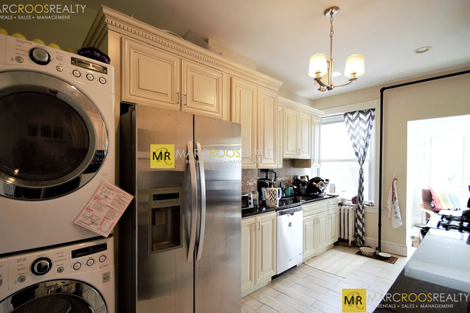 Call NOW for showings! 617-236-8600 - BABCOCK ST - HUGE 5BR IN BROOKLINE NEAR BU AVAIL *9/1/2026* W/ IN UNIT LNDRY, H&HW INC, 2 BATHS! Apartments