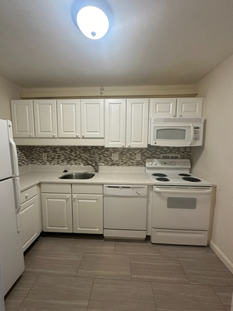 - - Spacious 1BR – Near Harvard Medical School – Available 06/15 Apartments