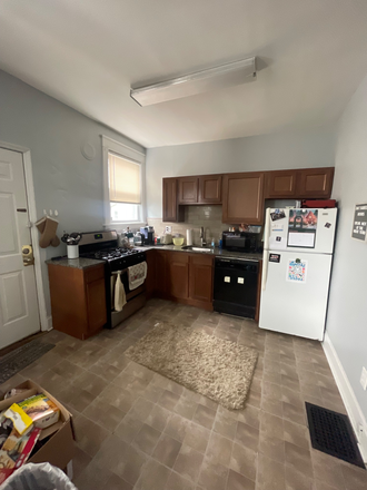 Kitchen furnished - Boutique 2bedroom Apartments Block from campus