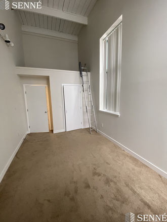 1 - Condo in Kendall w Parking, AC, Laudry in Unit, Loft Heigh Ceilings