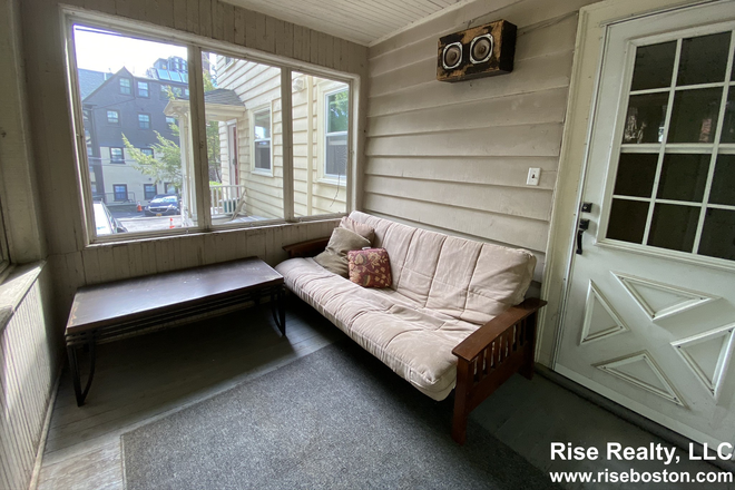 porch - 5 bed/ 1.5 bath available on upper campus. Off street parking included. Sweet Spot! Duplex