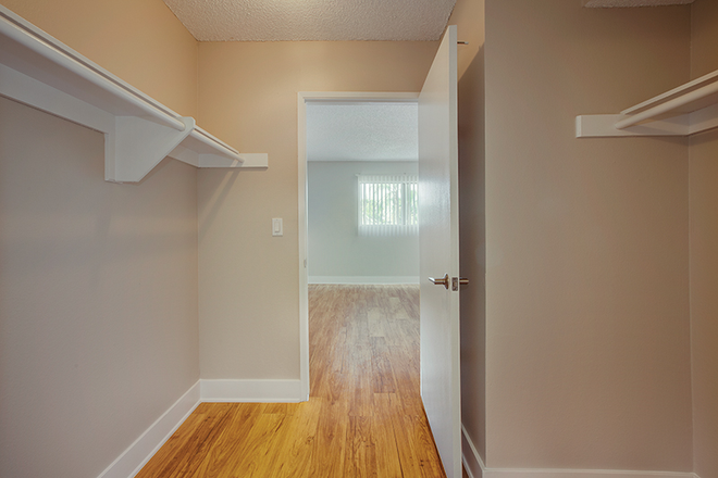 walk in closet - Villas of Pasadena Apartments