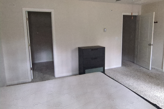 Master Bedroom - Bells Landing at Bells Ferry Road Townhome