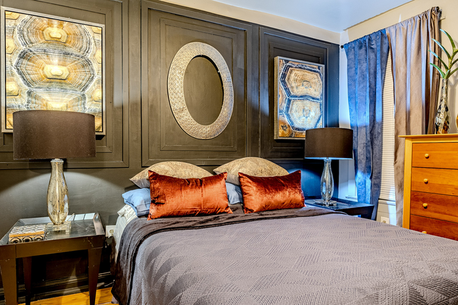 Middle Bedroom (2nd Bedroom) - Fully Furnished 3BR Rowhouse Near Union Market & H Street – Ideal for Professionals