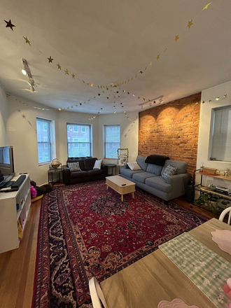 Living room - 2 Bed Available 9/1/26! *CONTACT NOAH 603-470-8181