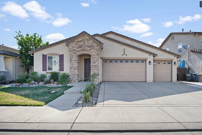 House Exterior - Furnished Queen Bedroom For Rent $750 House