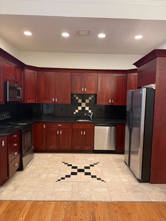 Call NOW for showings! 617-236-8600 - TEMPLE PL - *1/2 FEE* LUXE 2BR IN DOWNTOWN X-ING *AVAIL NOW* W/ 2 BATH, ELEVATOR, W/D IN UNIT, A/C Apartments