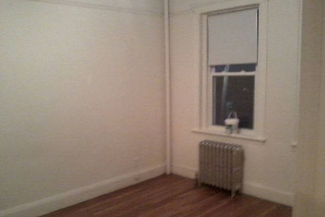 hubrealtyproperties.com - Across the street from campus shuttle bus, large one bedroom Apartments