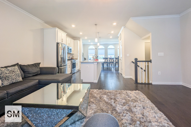 Second Floor - PREMIUM STUDENT HOUSING ACROSS FROM UNIVERSITY OF MARYLAND W/ ALL UTILITIES INCLUDED–NOW LEASING! Townhome