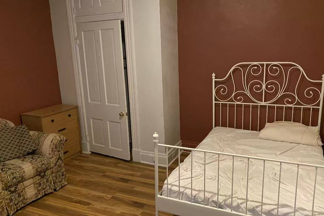 Bedroom picture 1 - Furnished Apartment House with shared kitchen and bathrooms. Private Bed Rooms.  close to UC campus