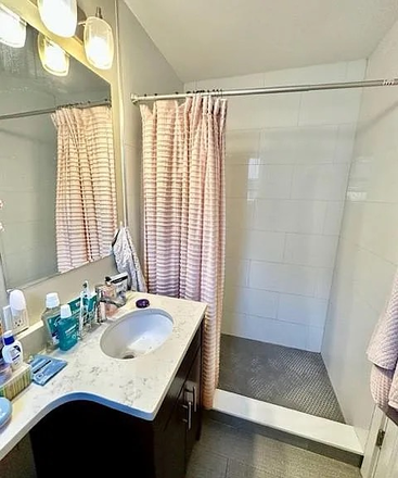 Bathroom - 20 Moon st Apartments