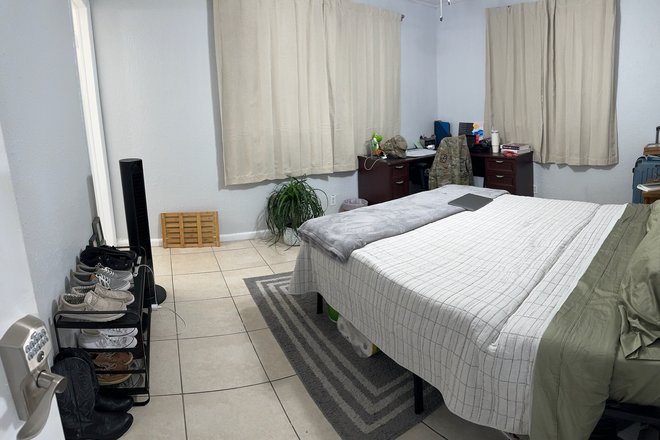 Bedroom (Setup Example) - Private Bedroom in Shared Large Home