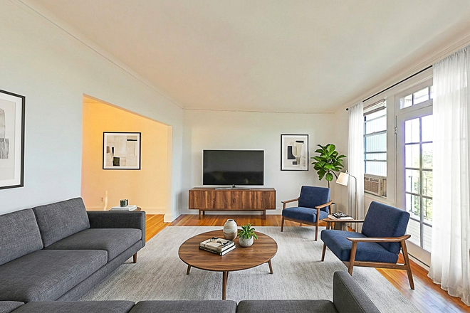 Unit - BEST LAST MINUTE APARTMENT STEPS TO BC!!