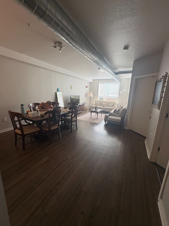 living room - Spring Sublease (can extend to summer as well) Willing to negotiate rent