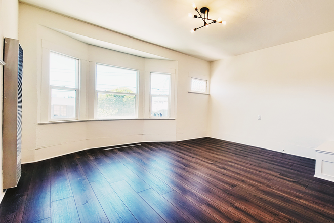 Big bedroom, lots of sun - Freshly Renovated w/ sunlights, new appliances. new floor, new bath