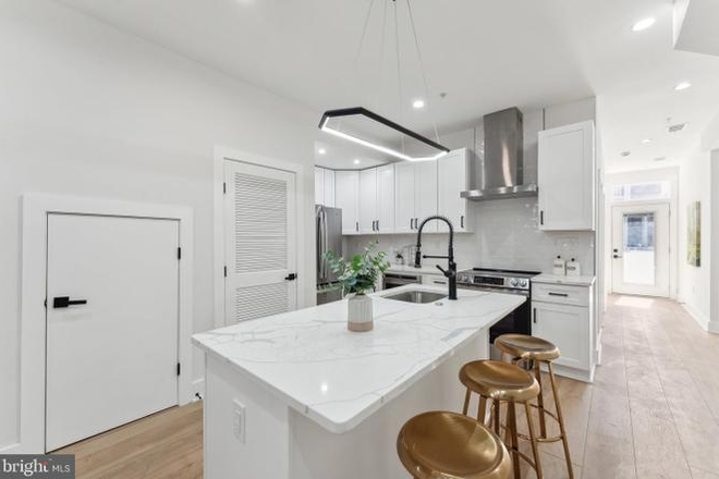Kitchen - Walking Distance to HU!